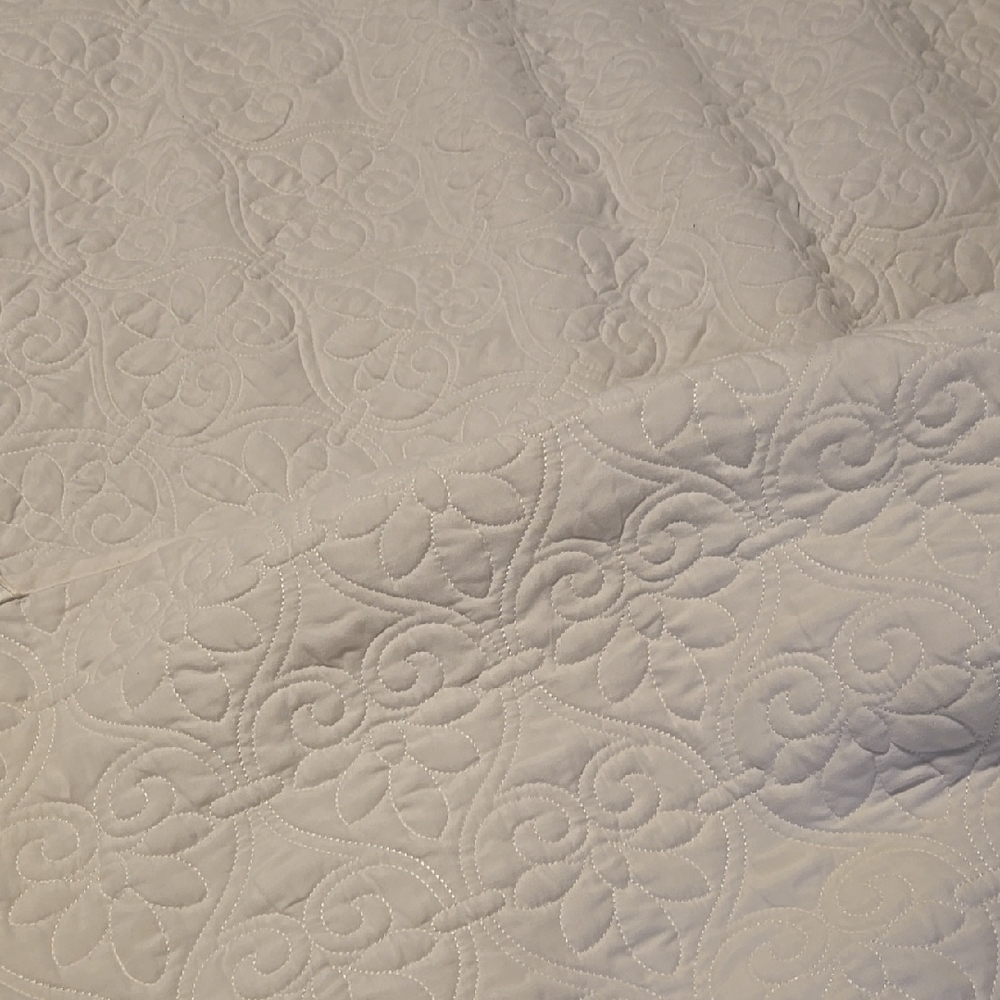 WHITE Quilted Quilt